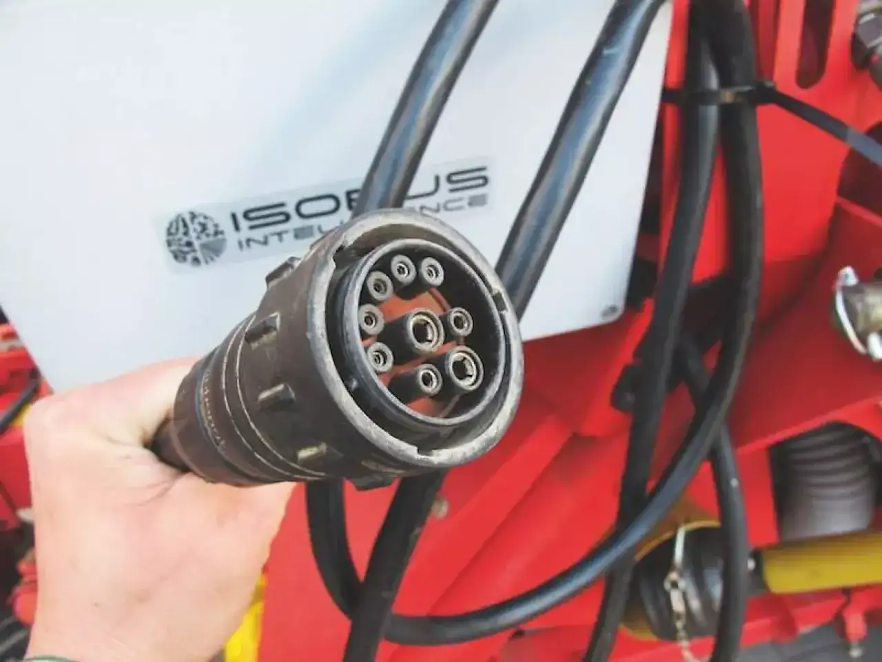 Złącze ISOBUS w ciągniku - rodzaje, montaż i diagnostyka